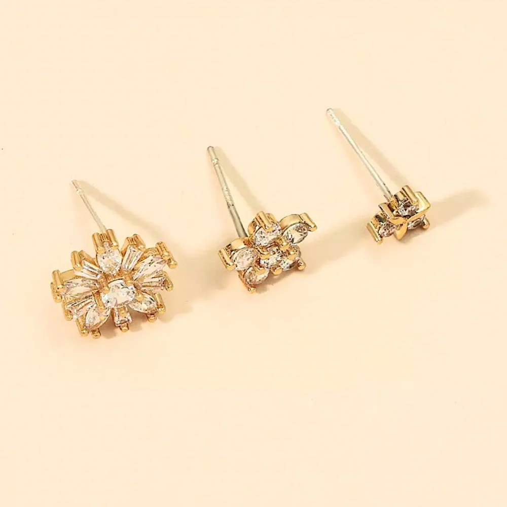 ⚜️𝟯𝟬%𝗢𝗙𝗙 𝗯𝘂𝗻𝗱𝗹𝗲𝘀 𝟯+⚜️ NEW CZ Gold Floral 3 Earrings Set - Picture 3 of 5